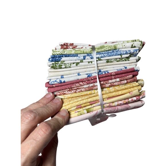 Benartex Laurel Cottage 2.75 Yds‎ 13 Fat Quarters Cotton Coordinate Quilter Pink - Picture 11 of 16